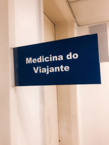 Placa da Medicina do Viajante no Hospital Emílio Ribas